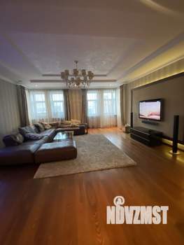 5-к квартира, вторичка, 250м2, 4/5 этаж
