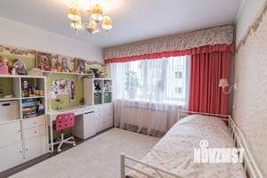 4-к квартира, вторичка, 114м2, 10/10 этаж