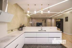 4-к квартира, вторичка, 156м2, 1/9 этаж