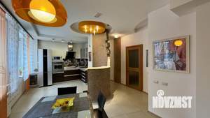 4-к квартира, вторичка, 143м2, 2/4 этаж