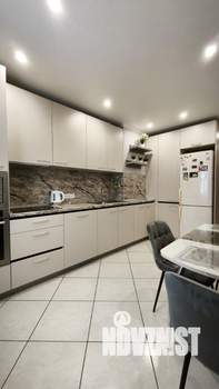 4-к квартира, вторичка, 74м2, 9/9 этаж