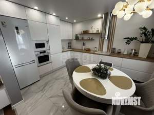 3-к квартира, вторичка, 82м2, 9/17 этаж