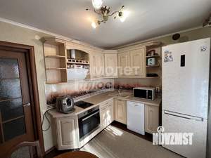 2-к квартира, вторичка, 71м2, 1/6 этаж