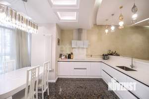 4-к квартира, вторичка, 156м2, 1/9 этаж