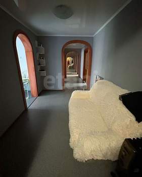 4-к квартира, вторичка, 95м2, 1/9 этаж