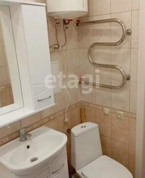 2-к квартира, вторичка, 43м2, 1/4 этаж