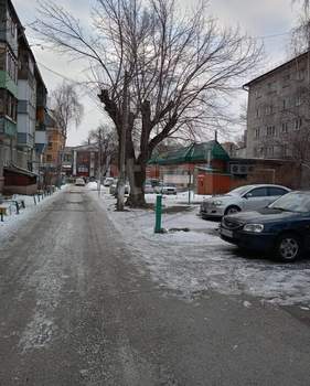 2-к квартира, вторичка, 43м2, 1/4 этаж