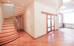 4-к квартира, вторичка, 140м2, 2/4 этаж