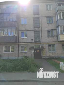 2-к квартира, вторичка, 45м2, 1/4 этаж