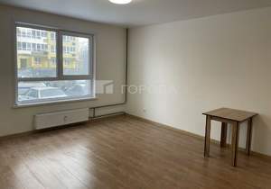 2-к квартира, вторичка, 43м2, 1/10 этаж