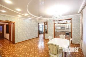 6-к квартира, вторичка, 200м2, 3/8 этаж