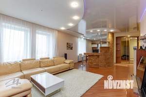 3-к квартира, вторичка, 120м2, 12/17 этаж