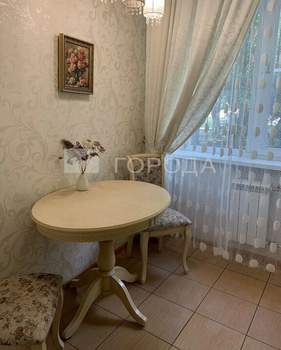 3-к квартира, вторичка, 65м2, 1/4 этаж