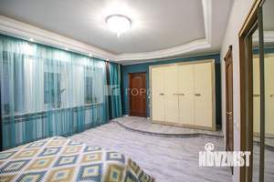 4-к квартира, вторичка, 241м2, 3/8 этаж